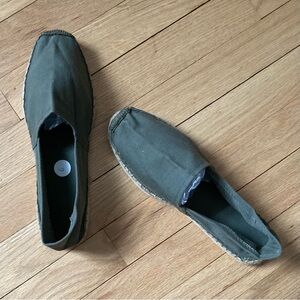 NWOT Vintage Canvas Slip on Espadrille flats Olive Green Size 9